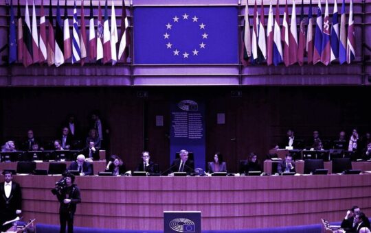 This Week on Crypto Twitter: EU to Vote on Legislation, Pop Star Sia Lays Claim to NFT Persona