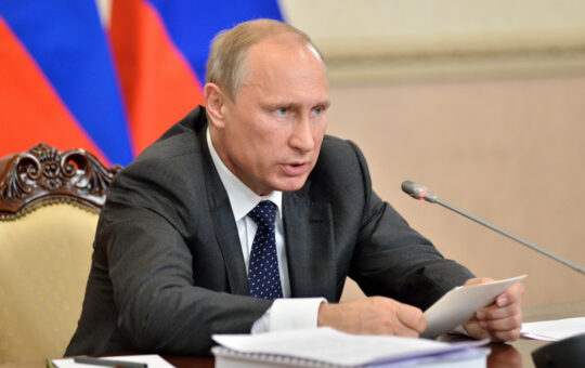 Putin Signs Law Prohibiting Payments With Digital Assets in Russia
