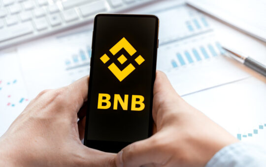 Is Binance BNB/USD attractive as it battles $274?