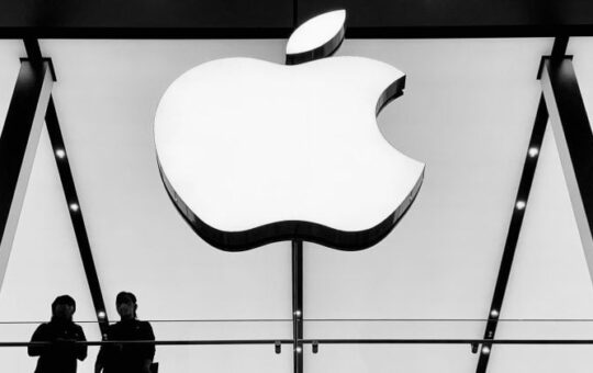 Apple to invest $100 billion more in US manufacturing amid Trump tariff pressure